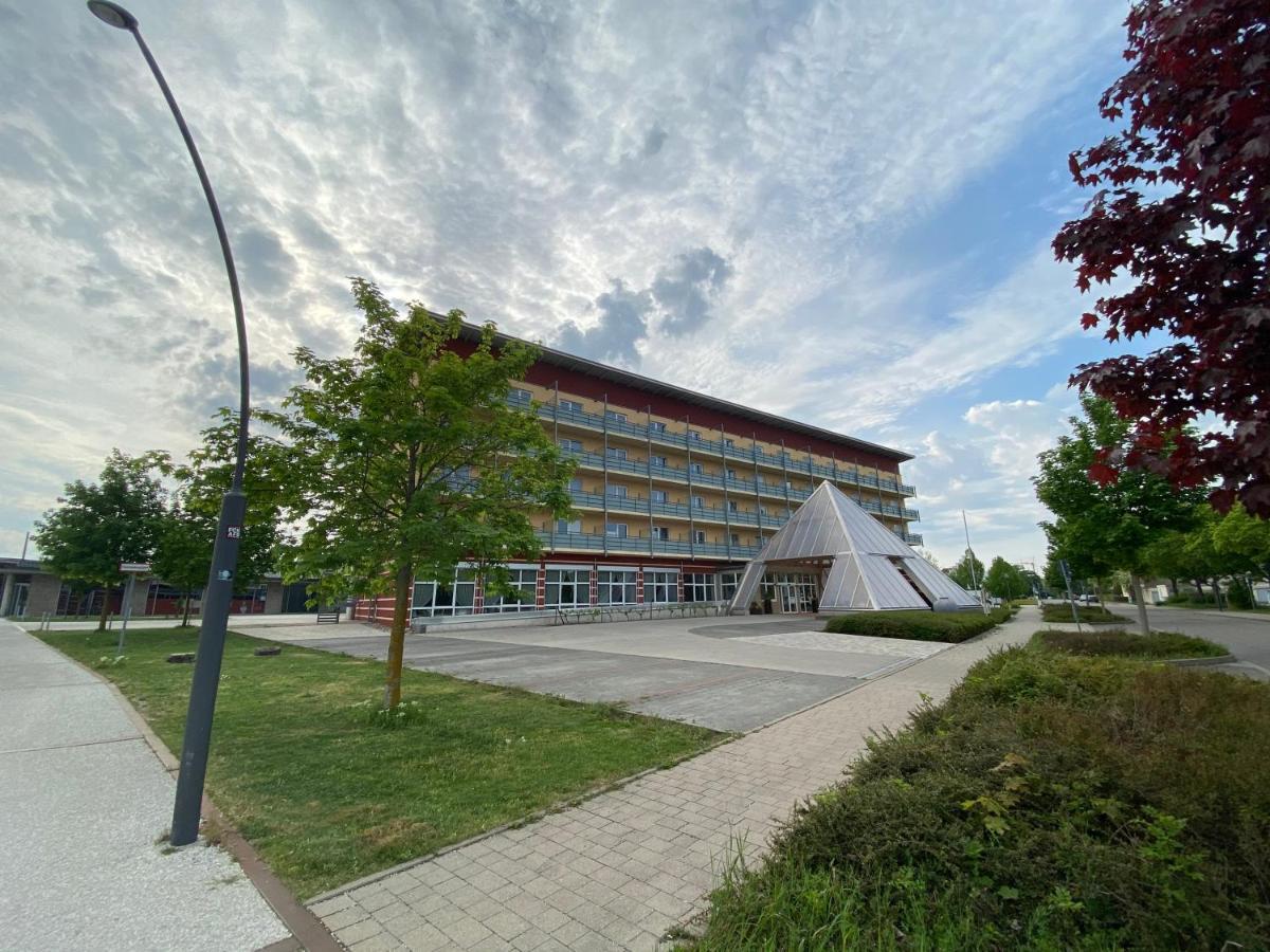 Kurhotel Pyramide Bad Windsheim Exterior photo