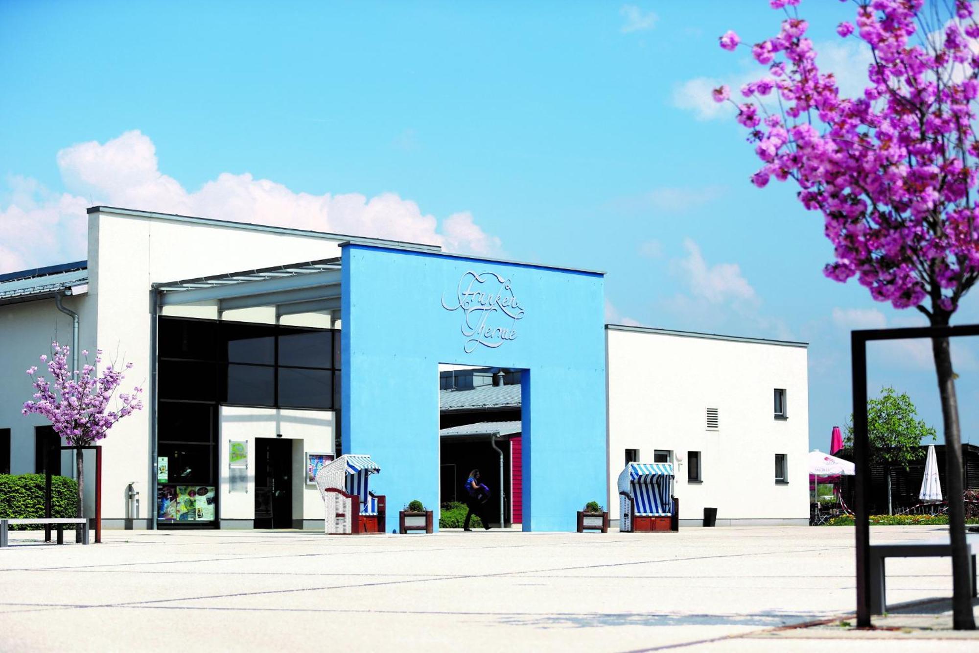 Kurhotel Pyramide Bad Windsheim Exterior photo