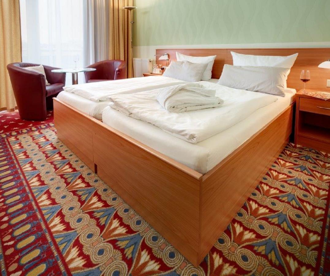 Kurhotel Pyramide Bad Windsheim Exterior photo