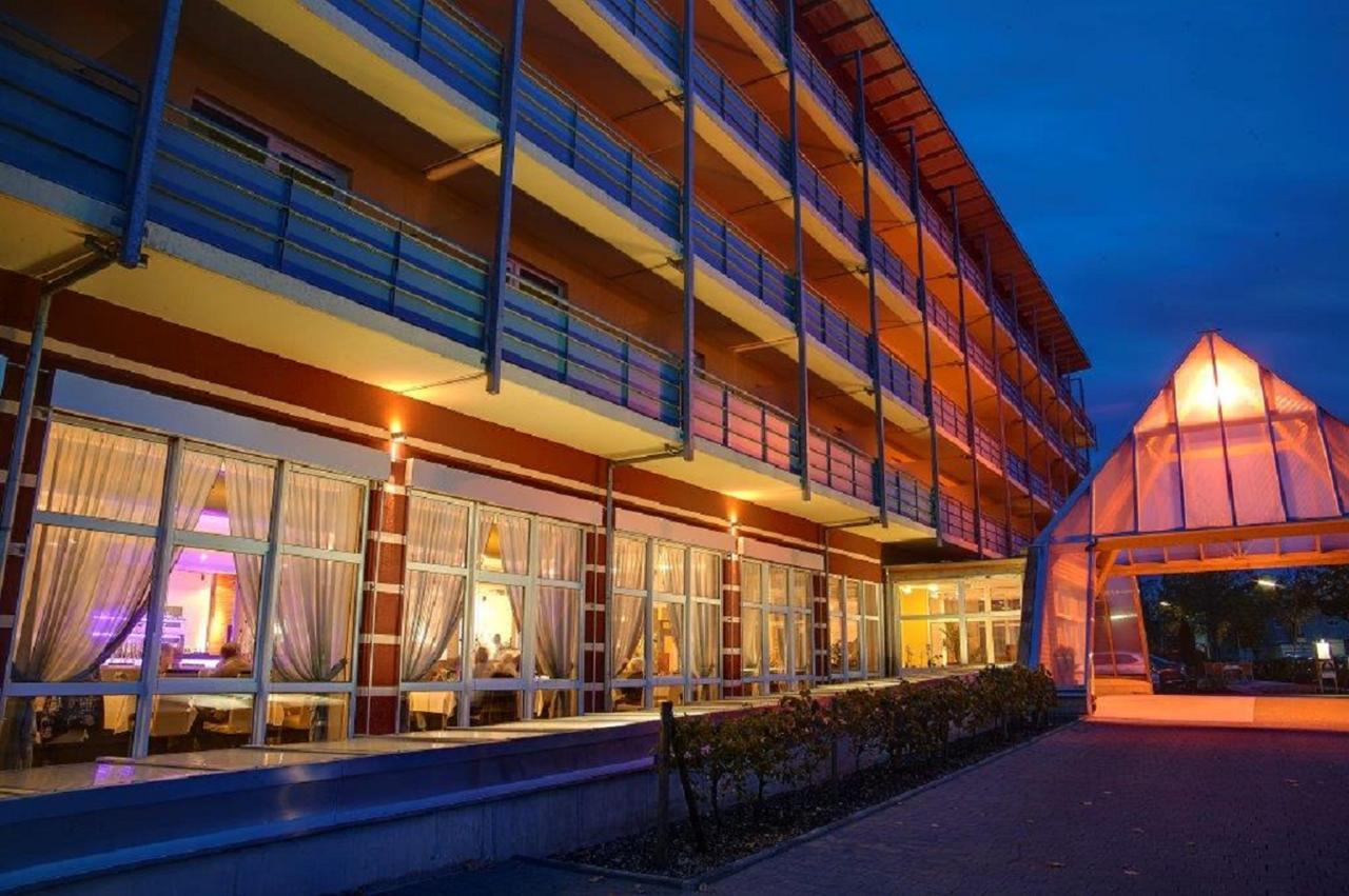 Kurhotel Pyramide Bad Windsheim Exterior photo
