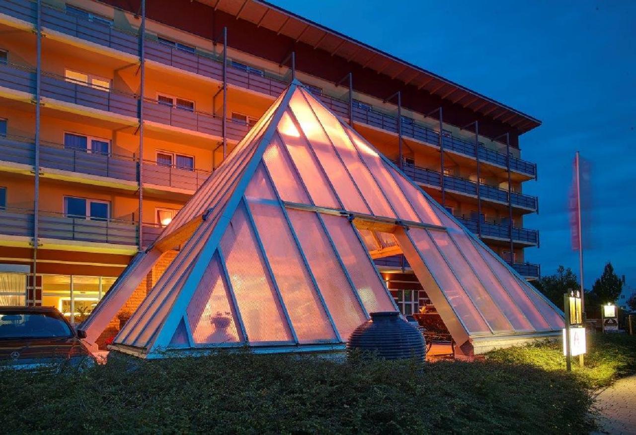 Kurhotel Pyramide Bad Windsheim Exterior photo